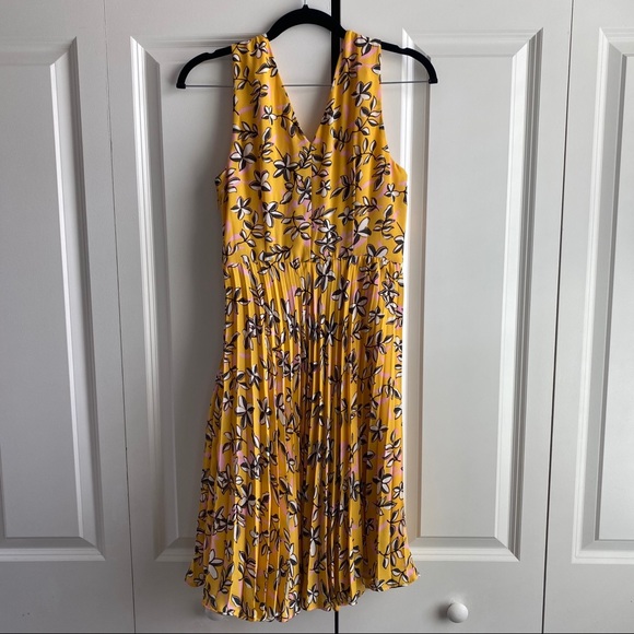 Banana Republic Pleated Floral Dress - Picture 2 of 3